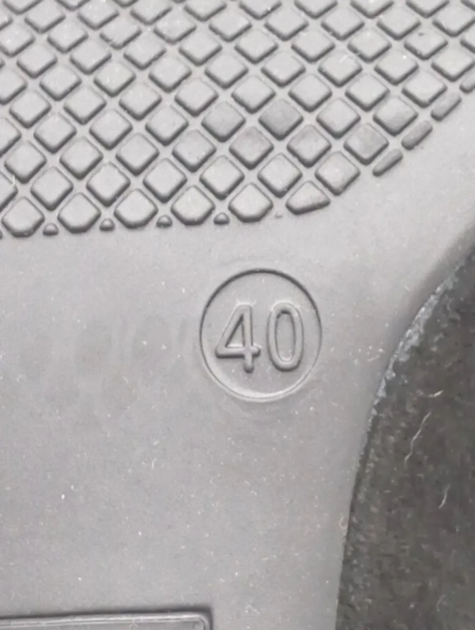 Hochfront-Pumps Größe 40