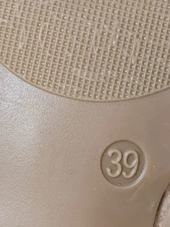 Hochfront-Pumps Größe 39