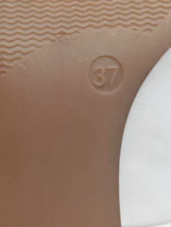 Hochfront-Pumps Größe 37