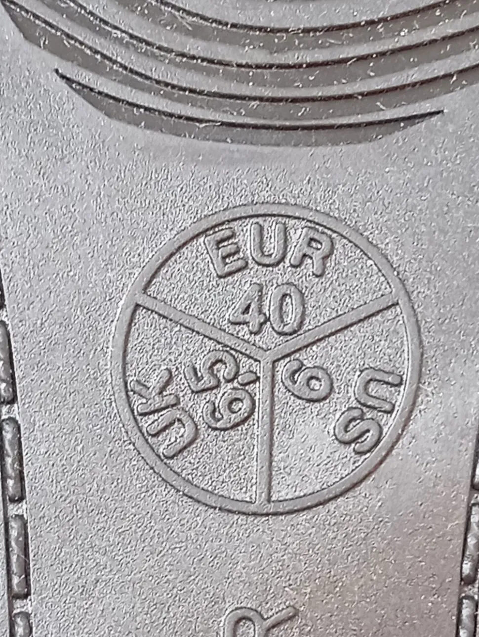 Hochfront-Pumps Größe 40