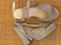 Plateau-Sandalen Größe 37