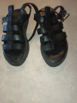Sandalen Größe 40