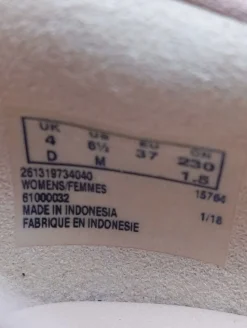 Schnürschuhe Größe 37