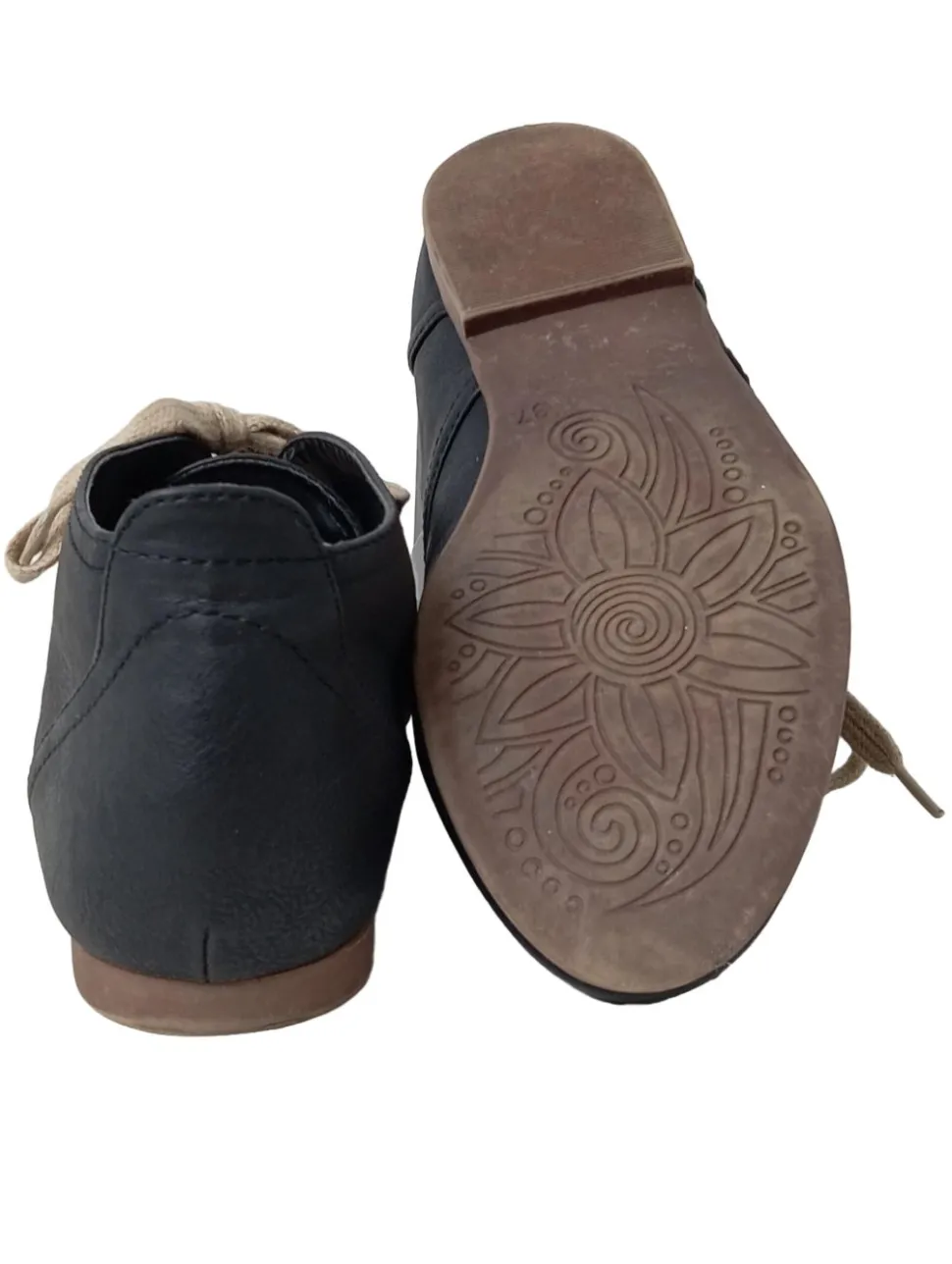 Schnürschuhe Größe 37