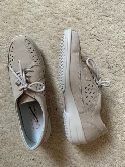 Schnürschuhe Größe 39,5