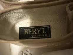 Schnürschuhe Größe 39