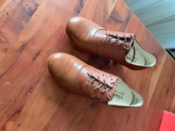 Schnürschuhe Größe 39