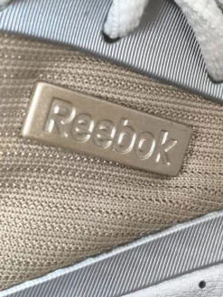 Schnürsneaker Größe 37,5