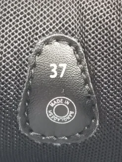 Schnürsneaker Größe 37