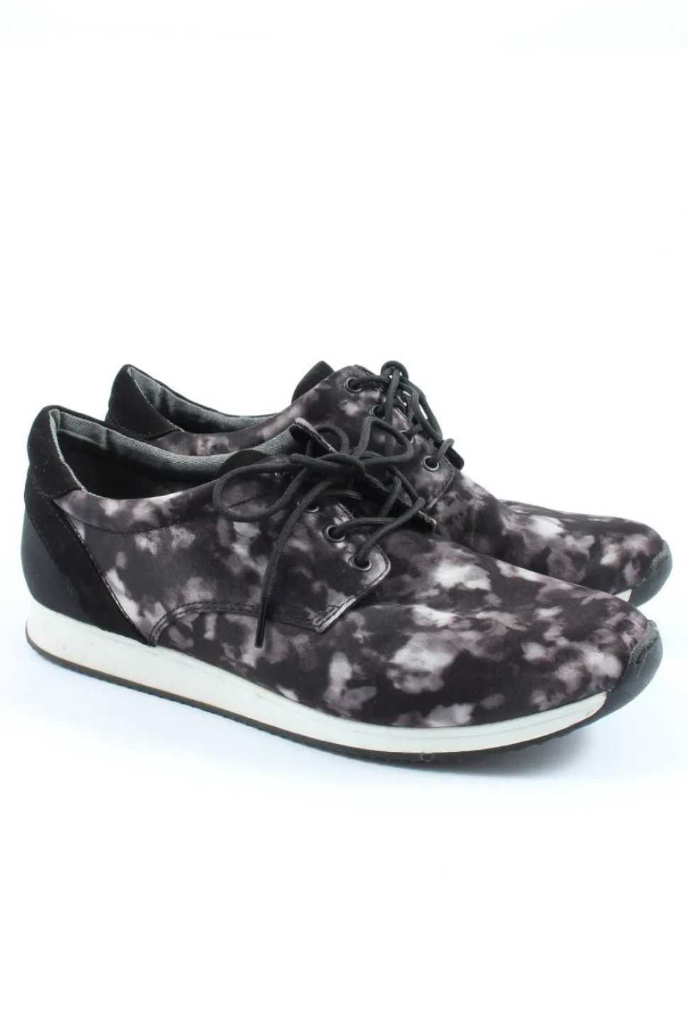 Schnürsneaker Größe 36