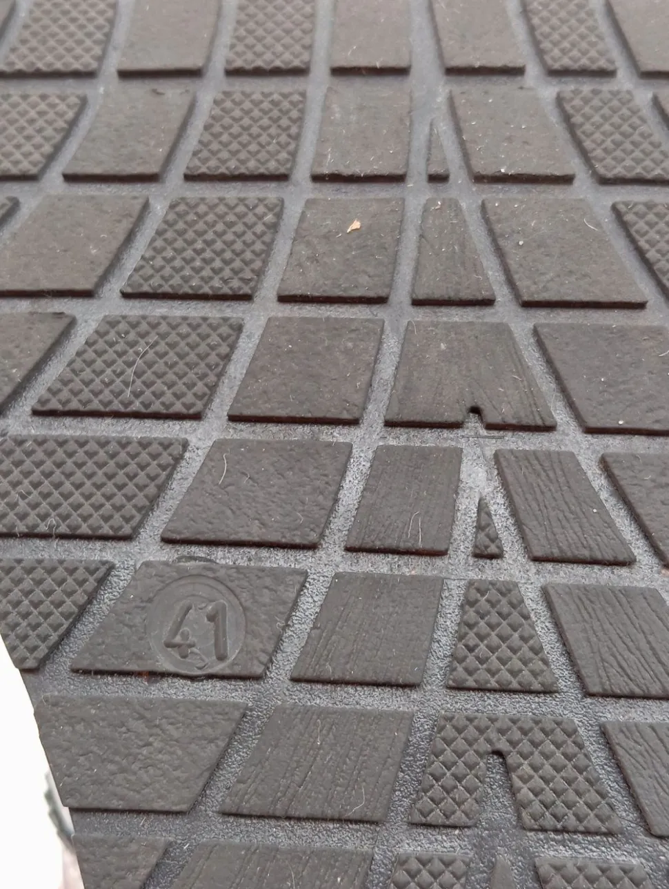 Schnürsneaker Größe 41