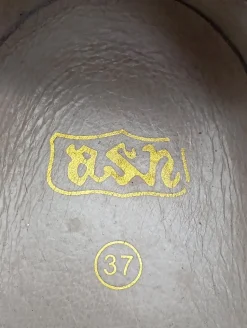 Schnürsneaker Größe 37