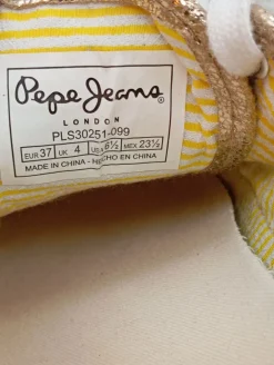 Schnürsneaker Größe 37