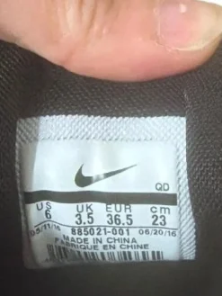 Sneaker Größe 36,5